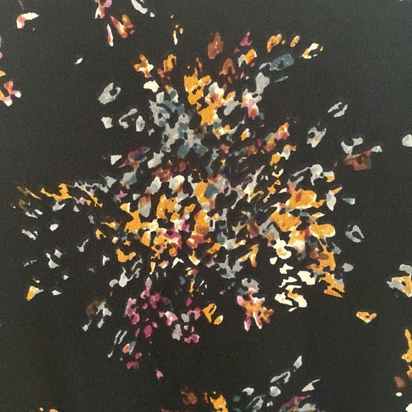 NWT Le Chateau long sleeve belted flower print dress. Size M. - Picture 3 of 9